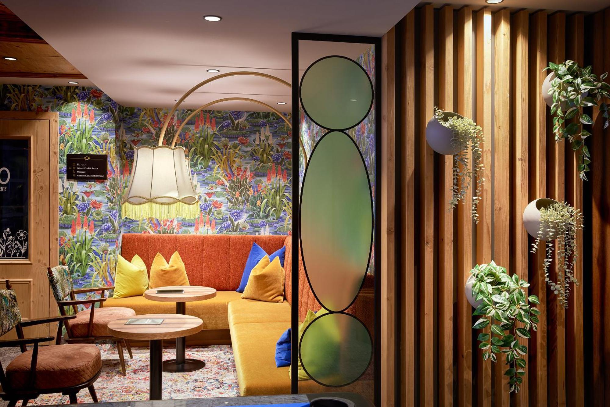 Hotel Neue Post Майерхофен Екстериор снимка